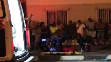 Mãe e filho foram socorridos após se jogarem da janela de 4° andar em Feira de Santana. Foto: Reprodução/TV Subaé