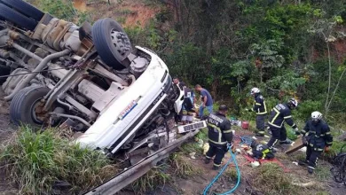 Motorista morre em acidente na BR-101 e dois homens são presos por furto de carga. Foto: Reprodução