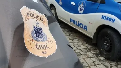 Aproximadamente 20 quilos de pasta base de cocaína e maquinário foram encontrados dentro de um imóvel - Foto: Divulgação | Polícia Civil da Bahia