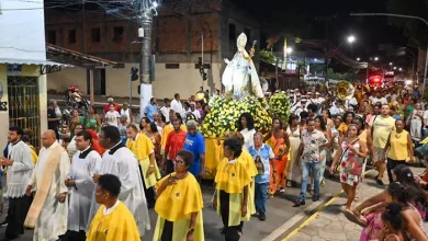 Fiéis homenageiam Senhor Santo Amaro durante procissão - Foto: Reprodução/ASCOM