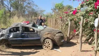 Criança de sete anos e idosa morrem e outras três pessoas ficam feridas após carro capotar em rodovia- Foto: Reprodução/Marlon Ferraz/Blog Braga