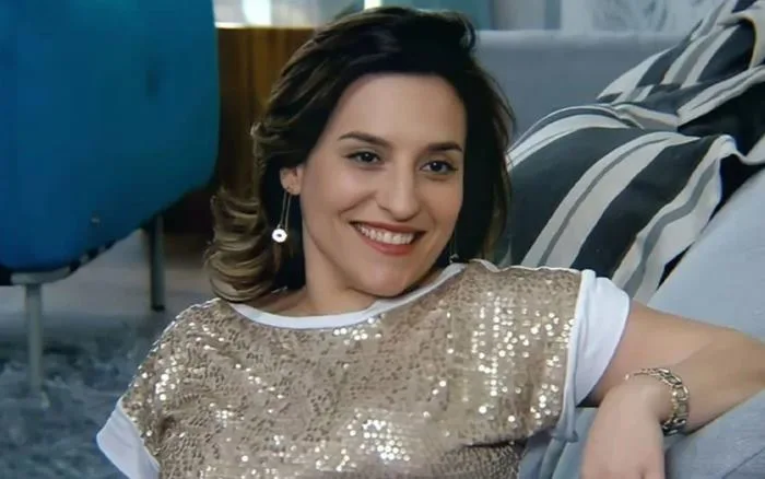 Simone Gutierrez como Ariela, em Cheias de Charme - Foto: Reprodução/TV Globo