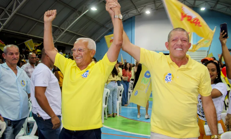 Prefeito João Bahia (PSD) e vice Geo Galego (PSD), candidatos a reeleição em Amélia Rodrigues - Foto: Fala Genefax