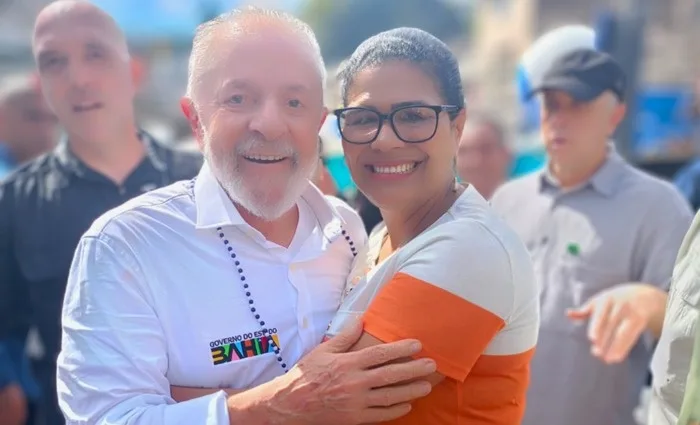 Vereadora Sandra Barros encontra presidente Lula durante desfile cívico do 2 de julho em Salvador - Foto: Redes Sociais