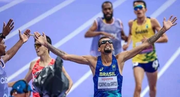 Júlio Cesar conquista ouro no atletismo e bate recorde mundial na Paralimpíada de Paris- Foto: Reprodução/Wander Roberto/CPB