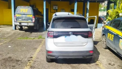 Advogado compra carro furtado na ‘mão’ do primo e acaba detido na BR-324 por receptação- Foto: Reprodução? Nucom PRF