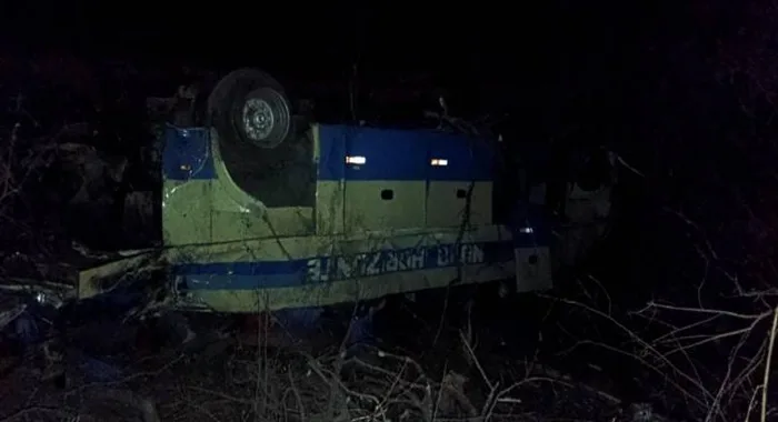 Grave acidente com ônibus deixa dois mortos em rodovia baiana- Foto: Reprodução/Polícia Militar