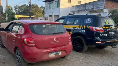 Após fuga na BR-324, PRF recupera carro roubado- Foto: Reprodução/ Nucom PRF